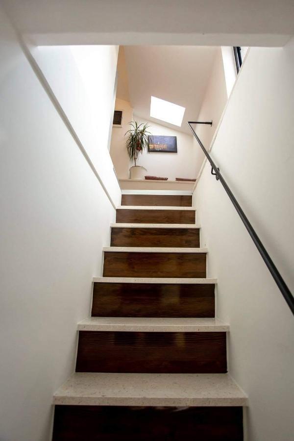 ˇdcˇ Modern Apartment Near The Church 罗维尼 外观 照片