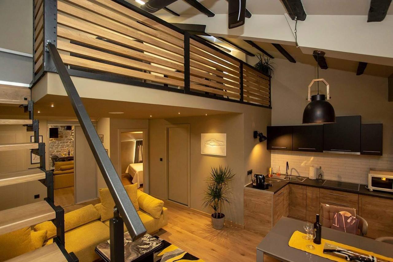 ˇdcˇ Modern Apartment Near The Church 罗维尼 外观 照片