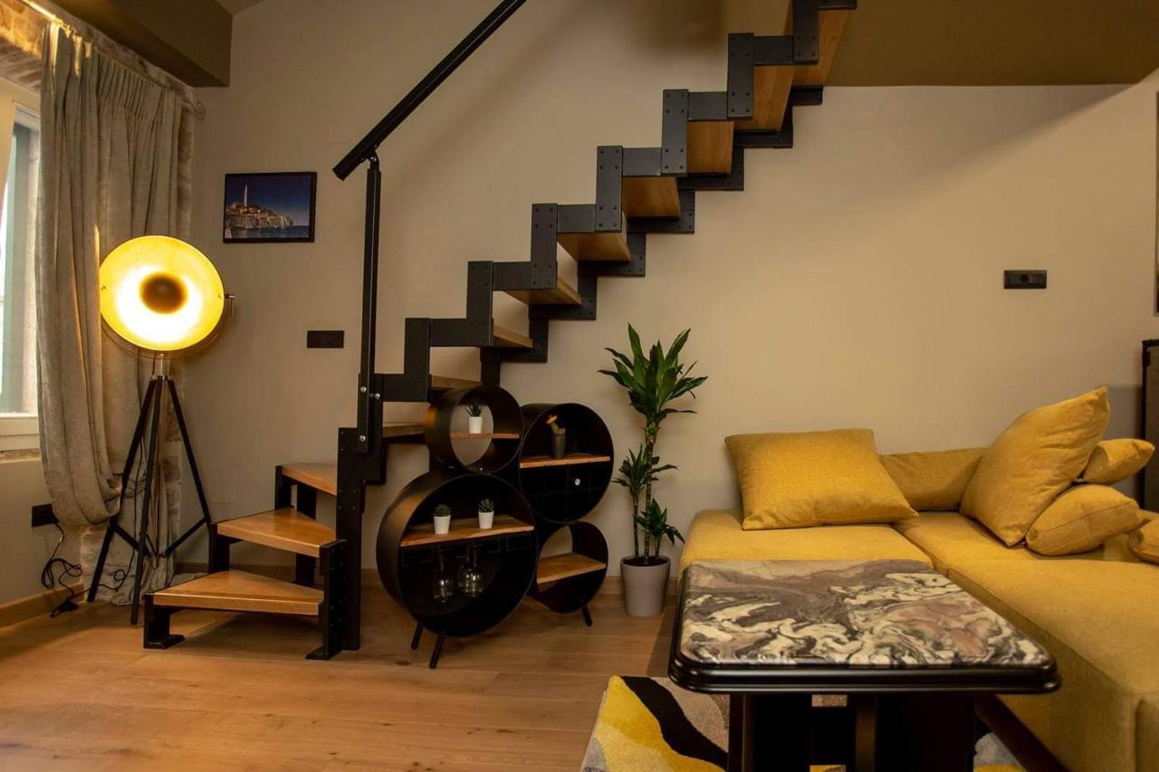 ˇdcˇ Modern Apartment Near The Church 罗维尼 外观 照片